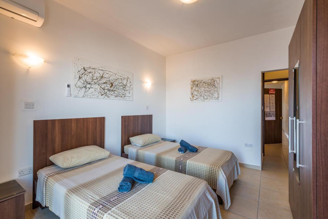 Seashells Apartments With Terrace, Just Off The Seafront In Bugibba - By Getawaysmalta St. Paul's Bay Esterno foto