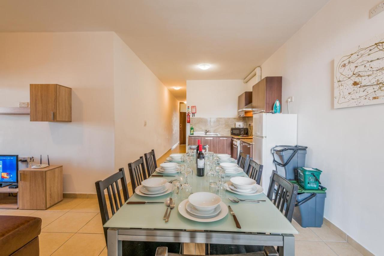 Seashells Apartments With Terrace, Just Off The Seafront In Bugibba - By Getawaysmalta St. Paul's Bay Esterno foto