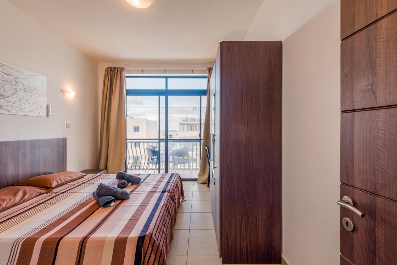 Seashells Apartments With Terrace, Just Off The Seafront In Bugibba - By Getawaysmalta St. Paul's Bay Esterno foto