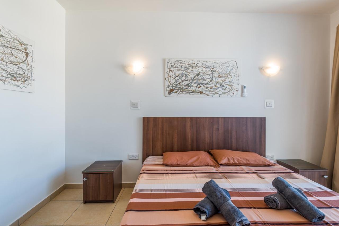 Seashells Apartments With Terrace, Just Off The Seafront In Bugibba - By Getawaysmalta St. Paul's Bay Esterno foto