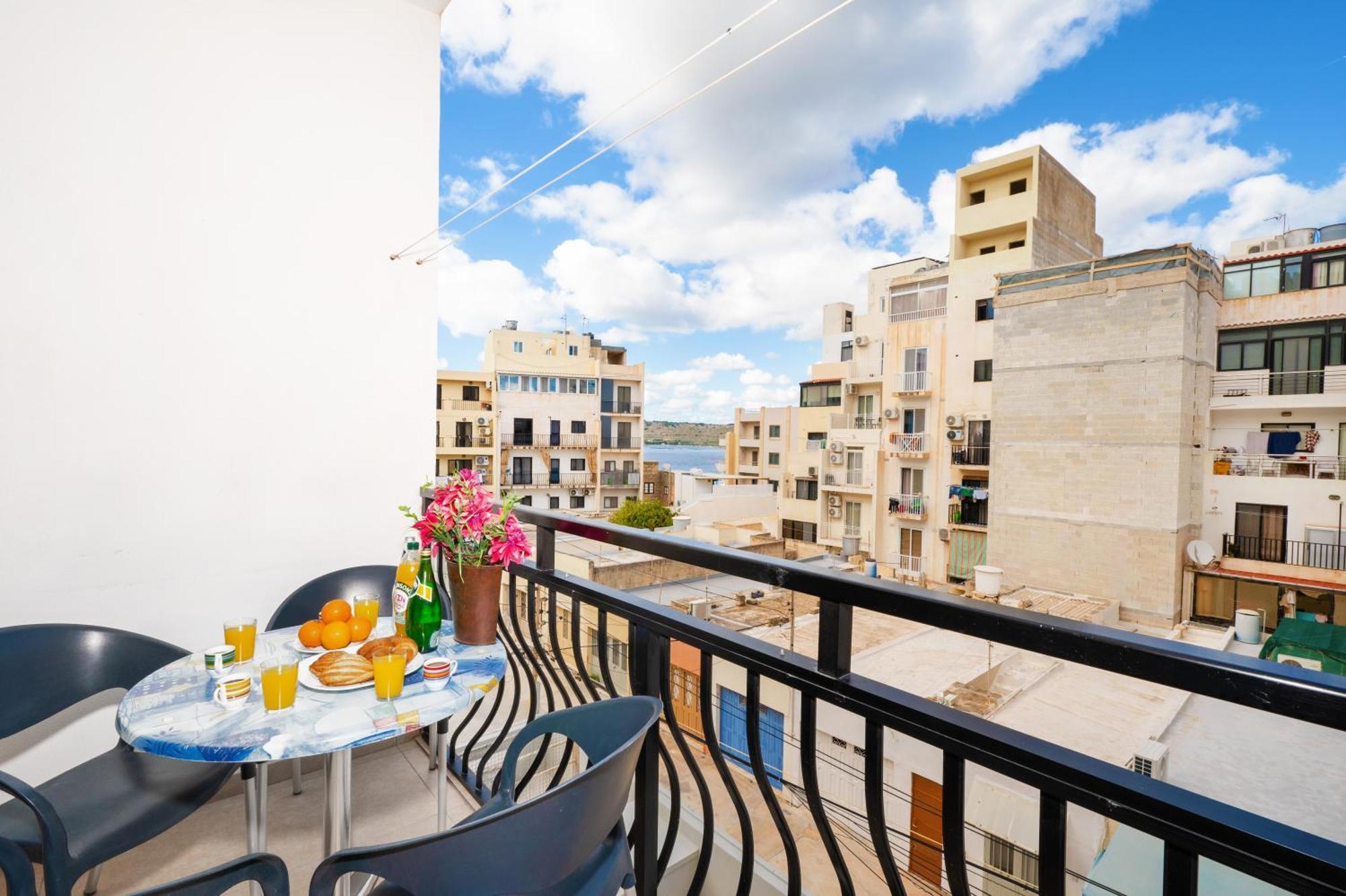 Seashells Apartments With Terrace, Just Off The Seafront In Bugibba - By Getawaysmalta St. Paul's Bay Esterno foto