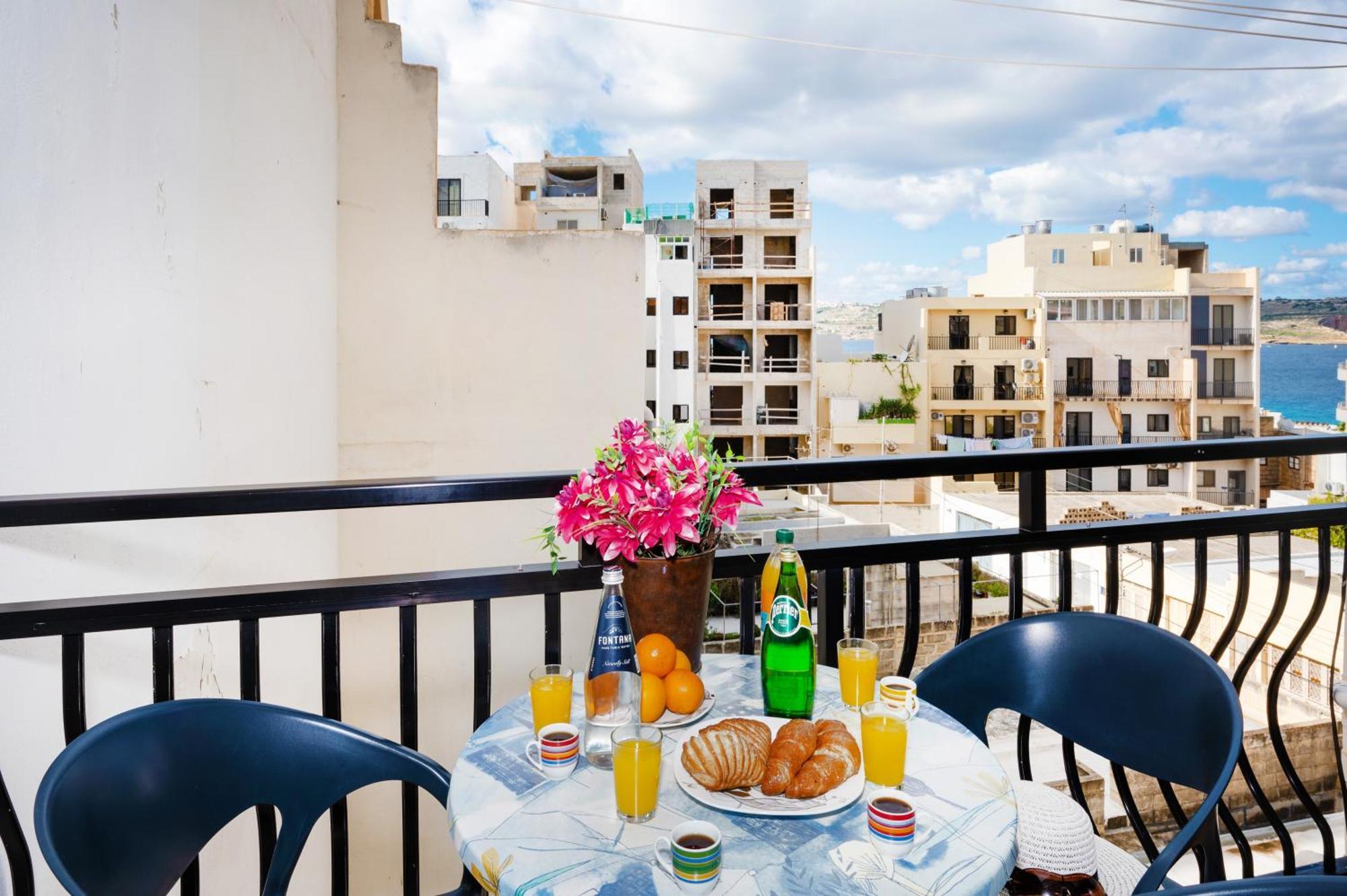 Seashells Apartments With Terrace, Just Off The Seafront In Bugibba - By Getawaysmalta St. Paul's Bay Esterno foto