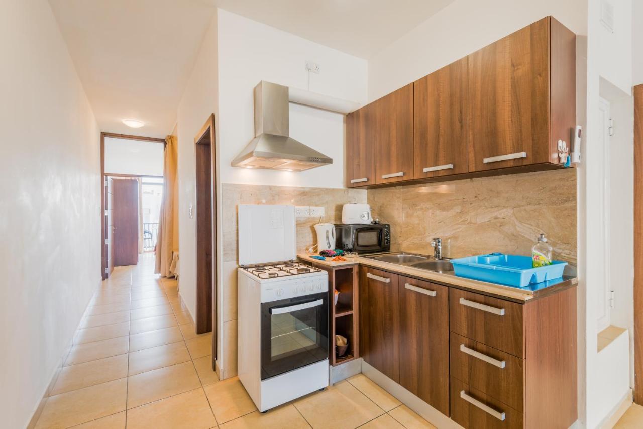 Seashells Apartments With Terrace, Just Off The Seafront In Bugibba - By Getawaysmalta St. Paul's Bay Esterno foto
